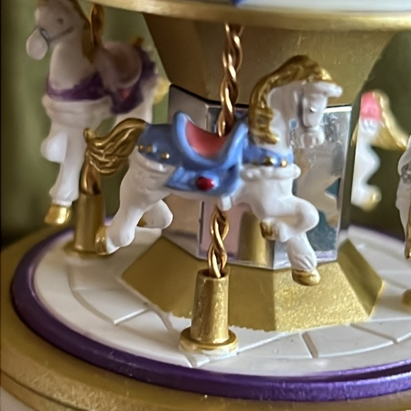 Hallmark 2003 Series #2 Jewelry Box Collection Ornament. No Box - Picture 7 of 12